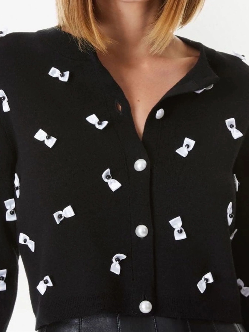 Alice + Olivia Daroda cropped bow Black Cardigan size medium - Picture 2 of 9